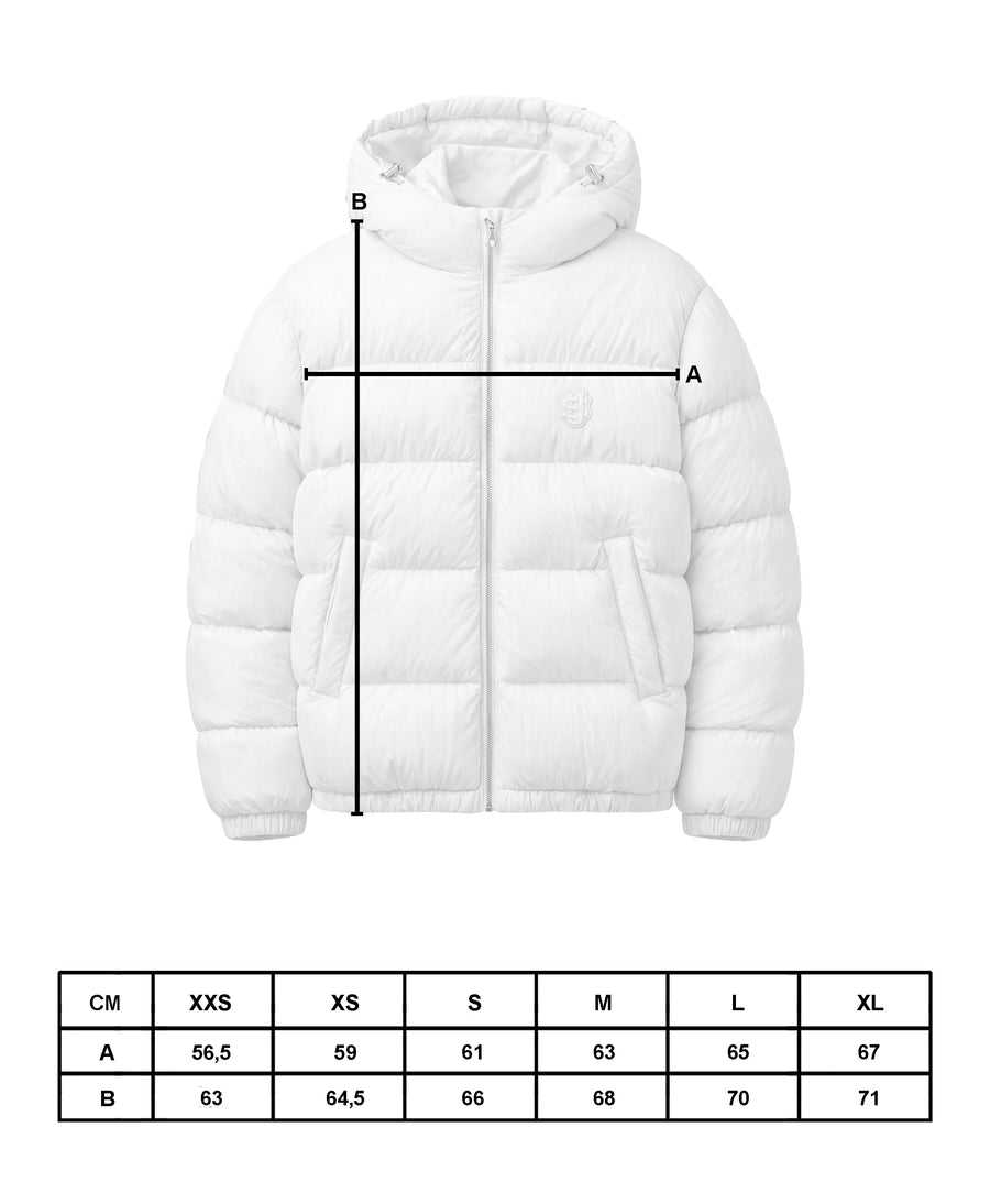 Guide des tailles de la doudoune : A largeur poitrine 56,5 à 67 cm, B longueur 63 à 71 cm, du XXS au XL